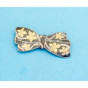 Vintage Gold Tone Ribbon Maples Brooch - N23